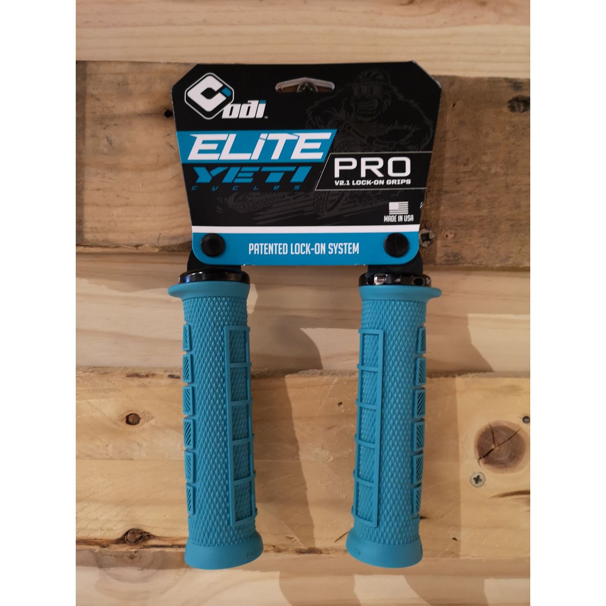 Compras online de Puños Odi Elite Pro lock-on Edición YETI Cycles