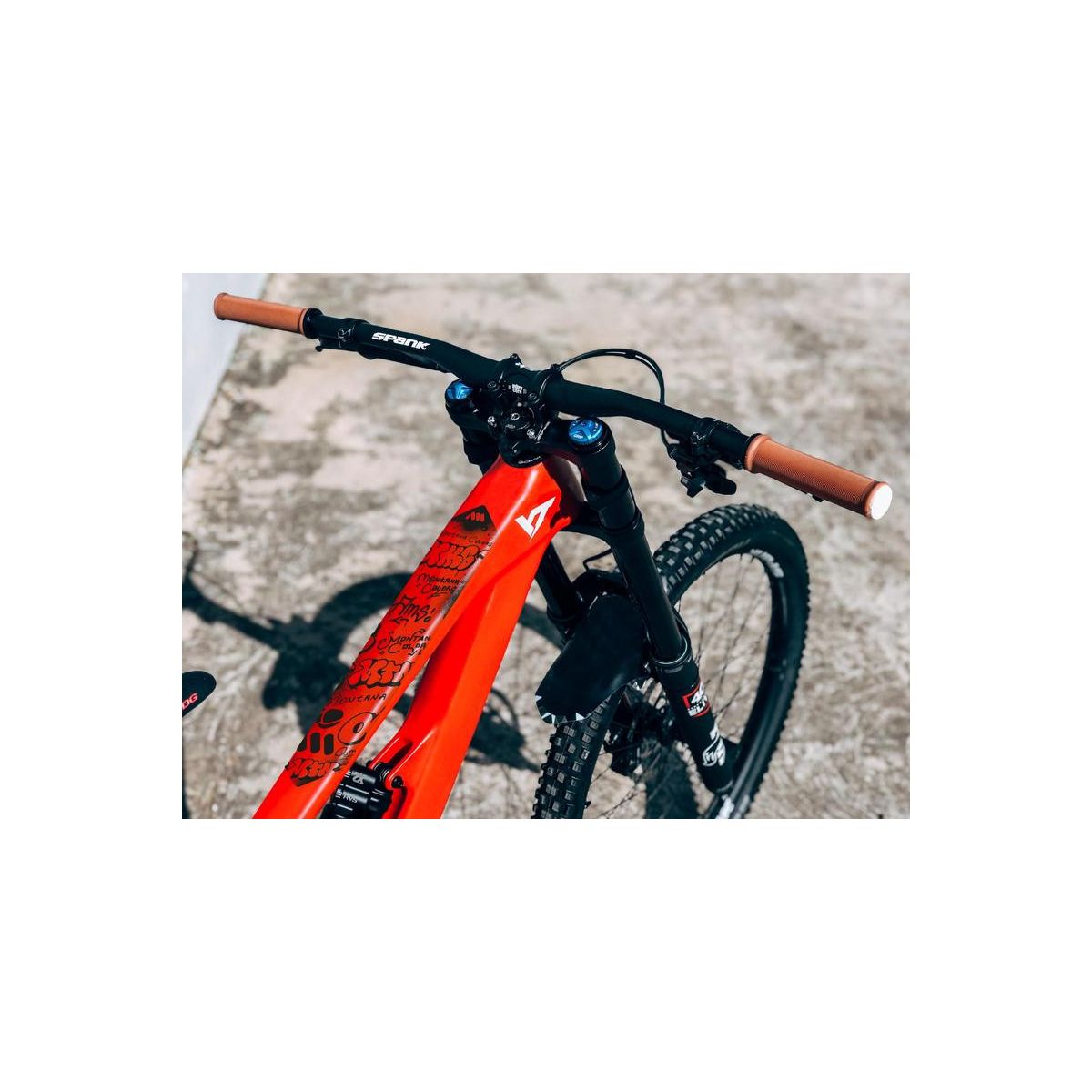 Protector de cuadro AMS Extra Montana Color blanco