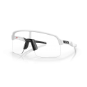 Gafas Oakley Sutro Lite con lente transparente Fotocromática | montura Blanco mate 946346