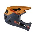 vista lateral del Casco Integral de enduro ligero con mentonera desmontable Leatt Enduro 4.0 V23 en color naranja y gris