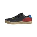 ZAPATILLAS HELLCAT
COLOR CORE BLACK/CORE BLACK/RED interior