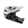 lateral de Casco integral Leatt MTB Enduro 2.0 V23 con mentonera desmontable en color blanco y negro