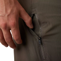 bolsillo del Pantalón corto Fox Flexair Ascent en color negro con badana extraible de tallaje estrecho 30652-117