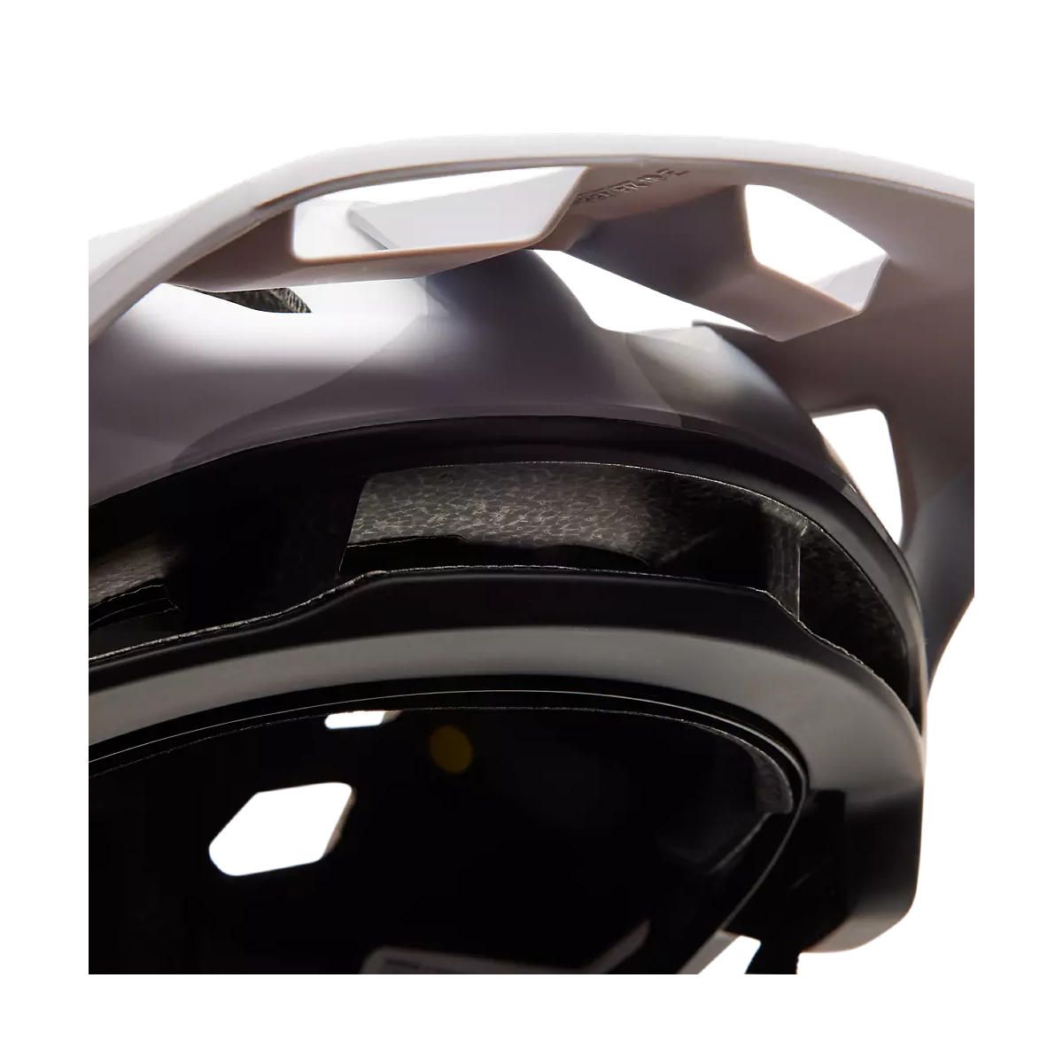 ventilación del Casco de bicicleta enduro Fox Speedframe CAMO Mips en color camuflaje gris y blanco. 30654-033