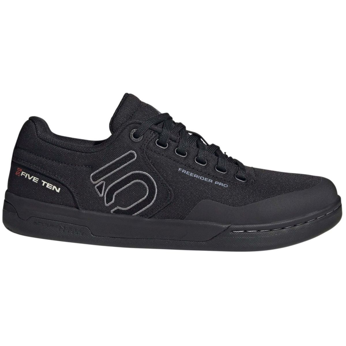 lateral externo de las Zapatillas Five Ten Freerider Pro Canvas negras pedal de plataforma HQ2110 color negro