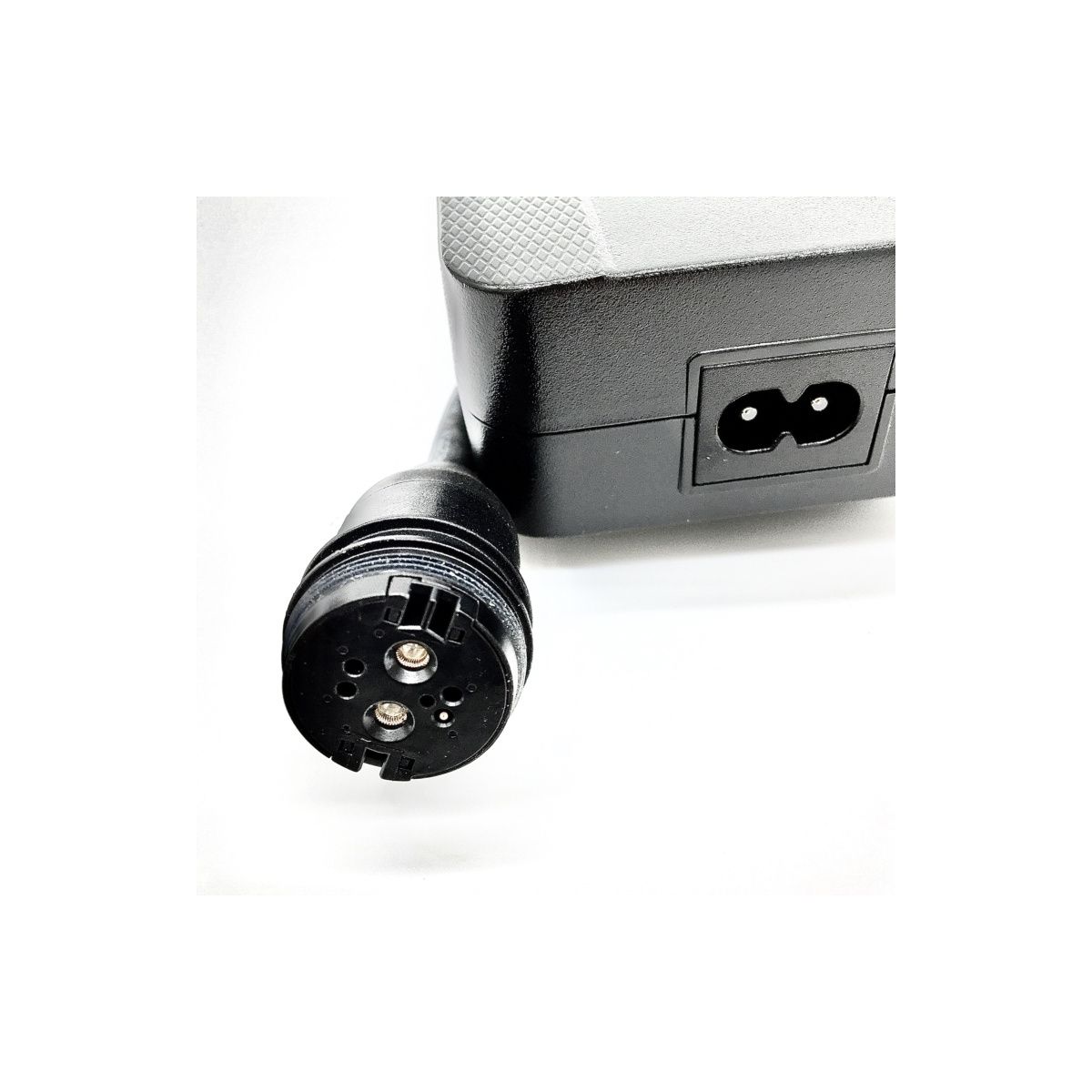 conector de 2 pins del Cargador Haibike para bicicleta eléctrica con batería Shimano