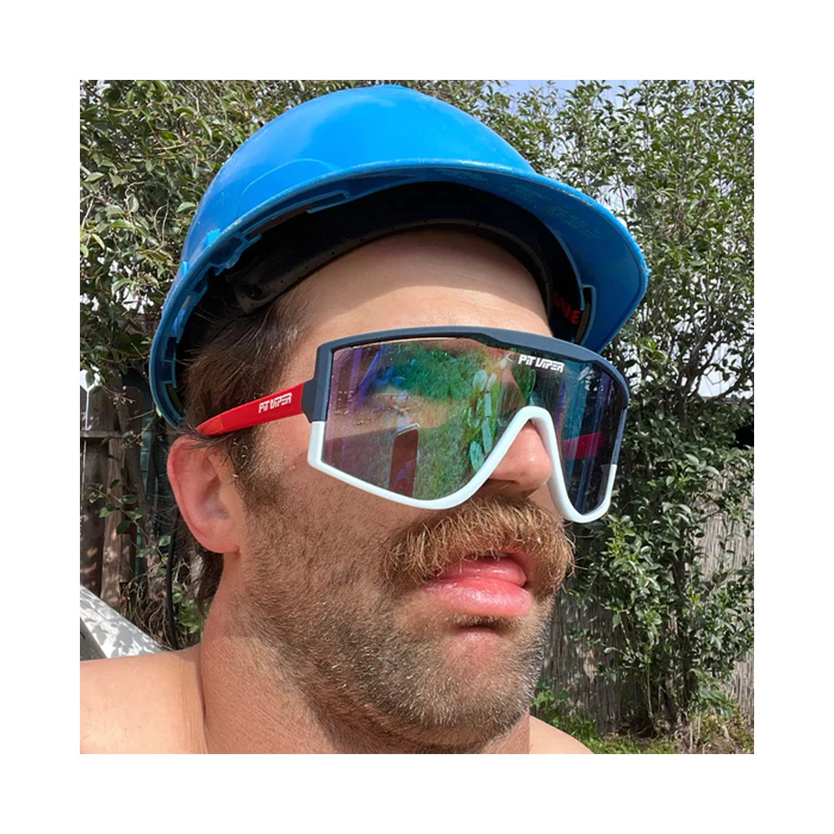 un señor mas con Gafas Pit Viper The Try Hard The Basketball Team