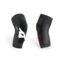 Rodilleras ligeras y ventiladas para bicicleta de enduro Bluegrass Skinny D3O en color negro