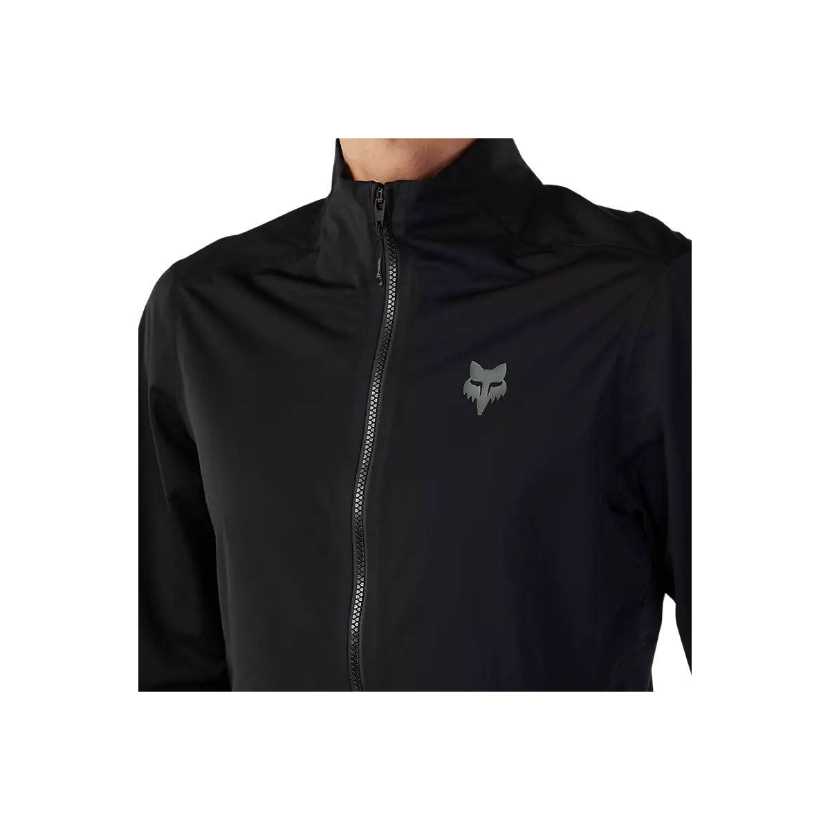 detalle del logo de la Chaqueta Fox Flexair Lite para bicicleta en color negro impermeable y paravientos 30111-001