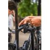 detalle de sujección de bicis en Portabicicletas de bola Spinder TX 2 bicicleta para EBIKE con luces de LED plegado