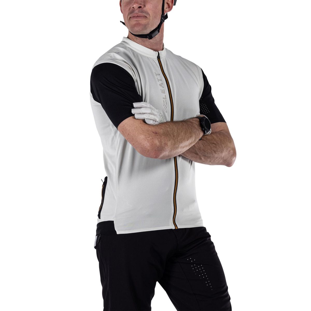 Maillot de manga corta Leatt MTB Trail 3.0 con cremallera en color crema para mtb y gravel