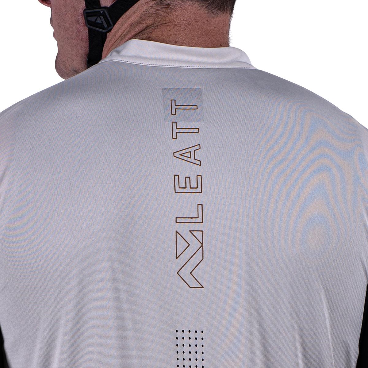 logo leatt del Maillot de manga corta Leatt MTB Trail 3.0 con cremallera en color crema
