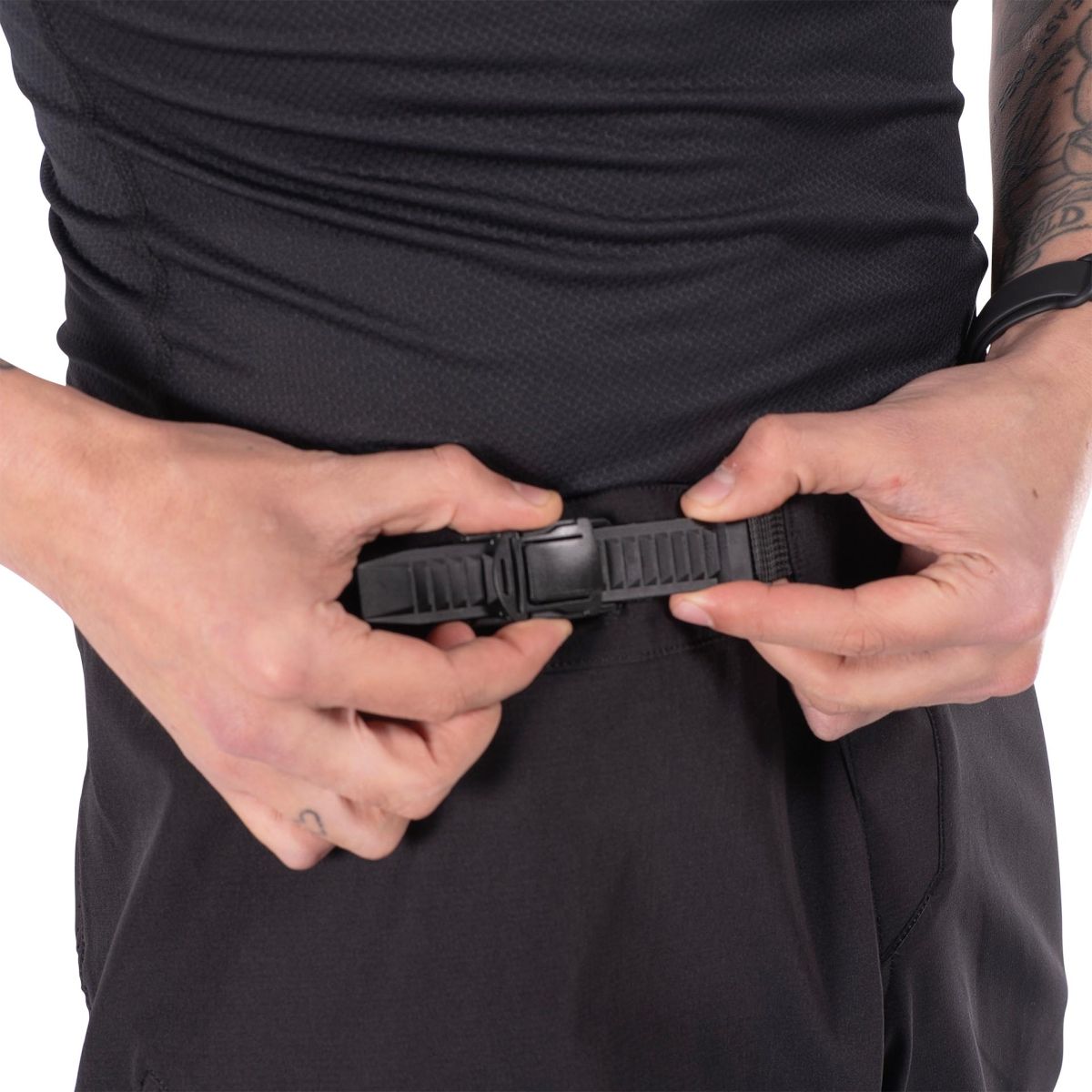 cierre del pantalón  largo negro del Kit Leatt MTB 1.0 Ride  para mtb enduro