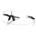 Gafas Oakley Sutro Lite Sweep Fotocromáticas marco transparente