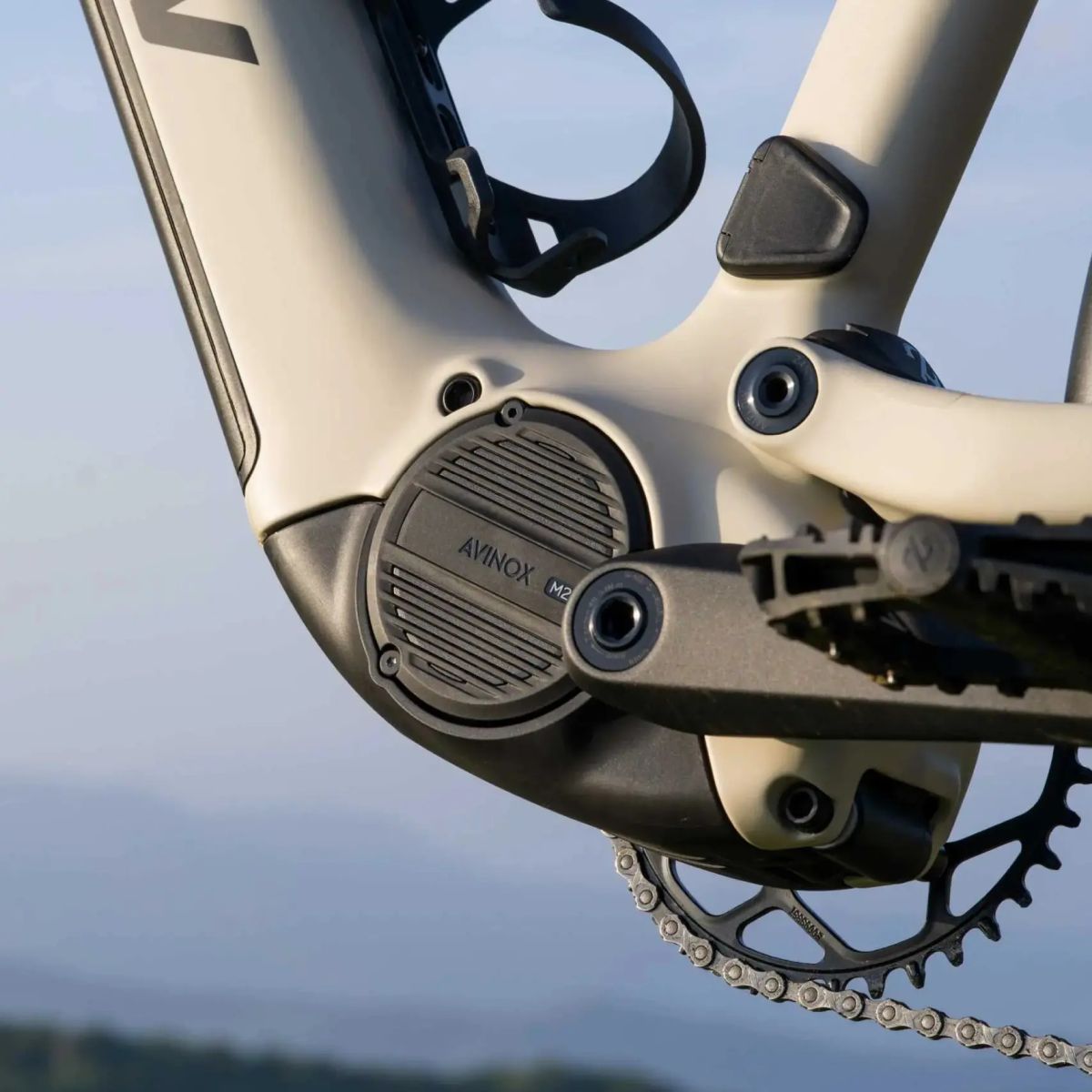 motor Avinox M2