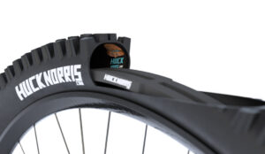 Espuma tipo mousse antipinchazos para usar con cámara en cubiertas de  bicicleta no tubeless - Iberobike