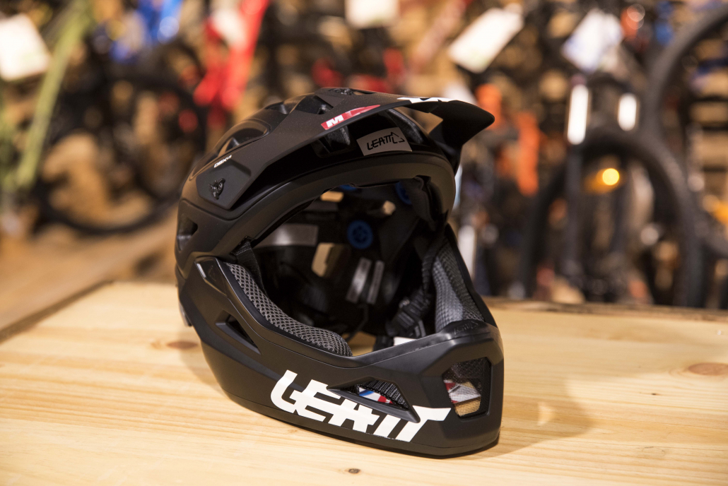 leatt_dbx_NEGRO 2020