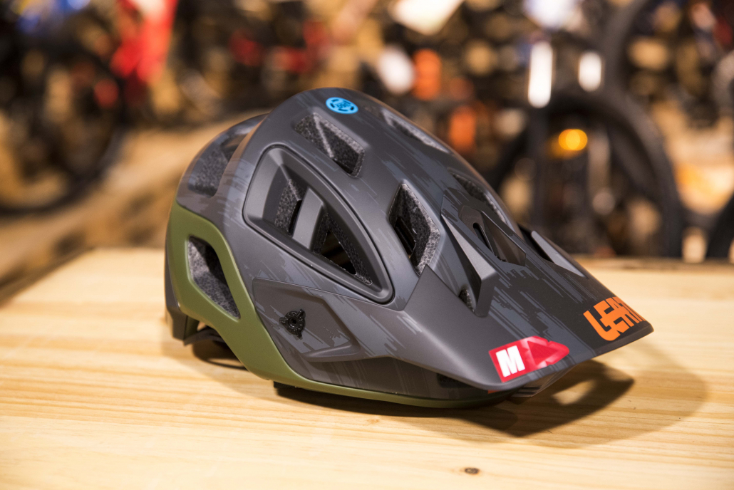 leatt_dbx_ CASCO ABIERTO