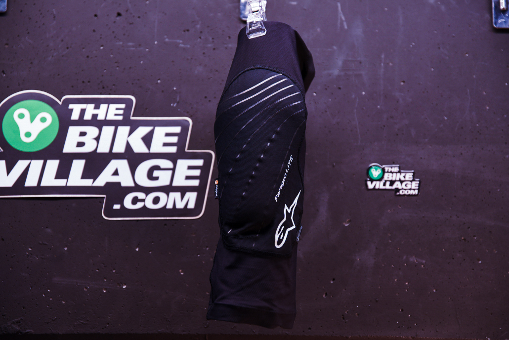 Rodilleras de enduro lite Alpinestars Paragon Lite en The Bike Village Bike Shop