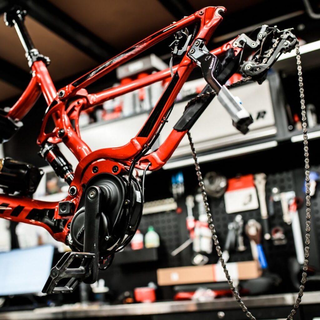 Mantenimiento completo en el taller de The Bike Village