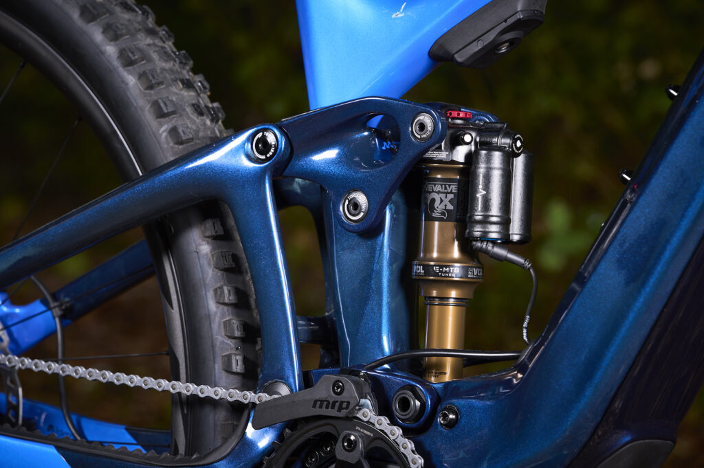 Sistema de suspensión Fo Live Valve en giant trance x advanced e+ 2022