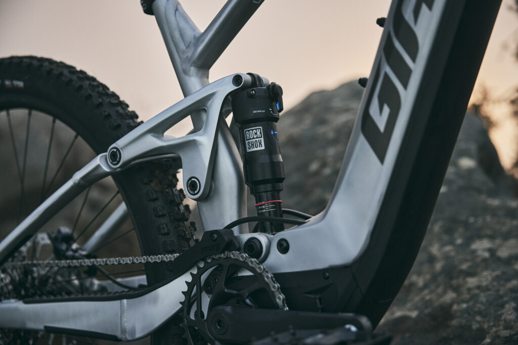 Detalle del cuadro de la nueva Giant Stance E+ Pro 2023