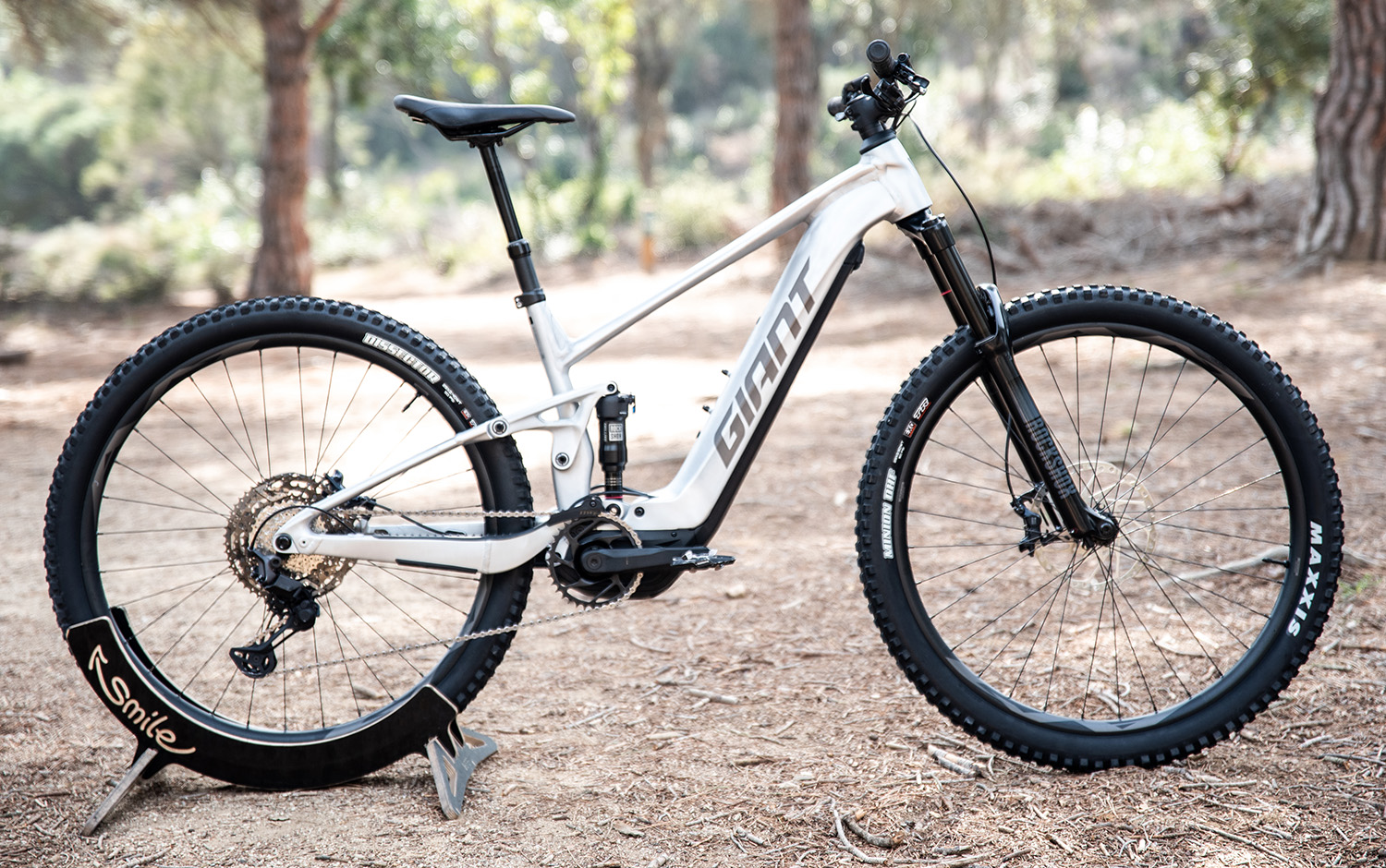 Nueva Giant Stance E+ PRO 0 2023